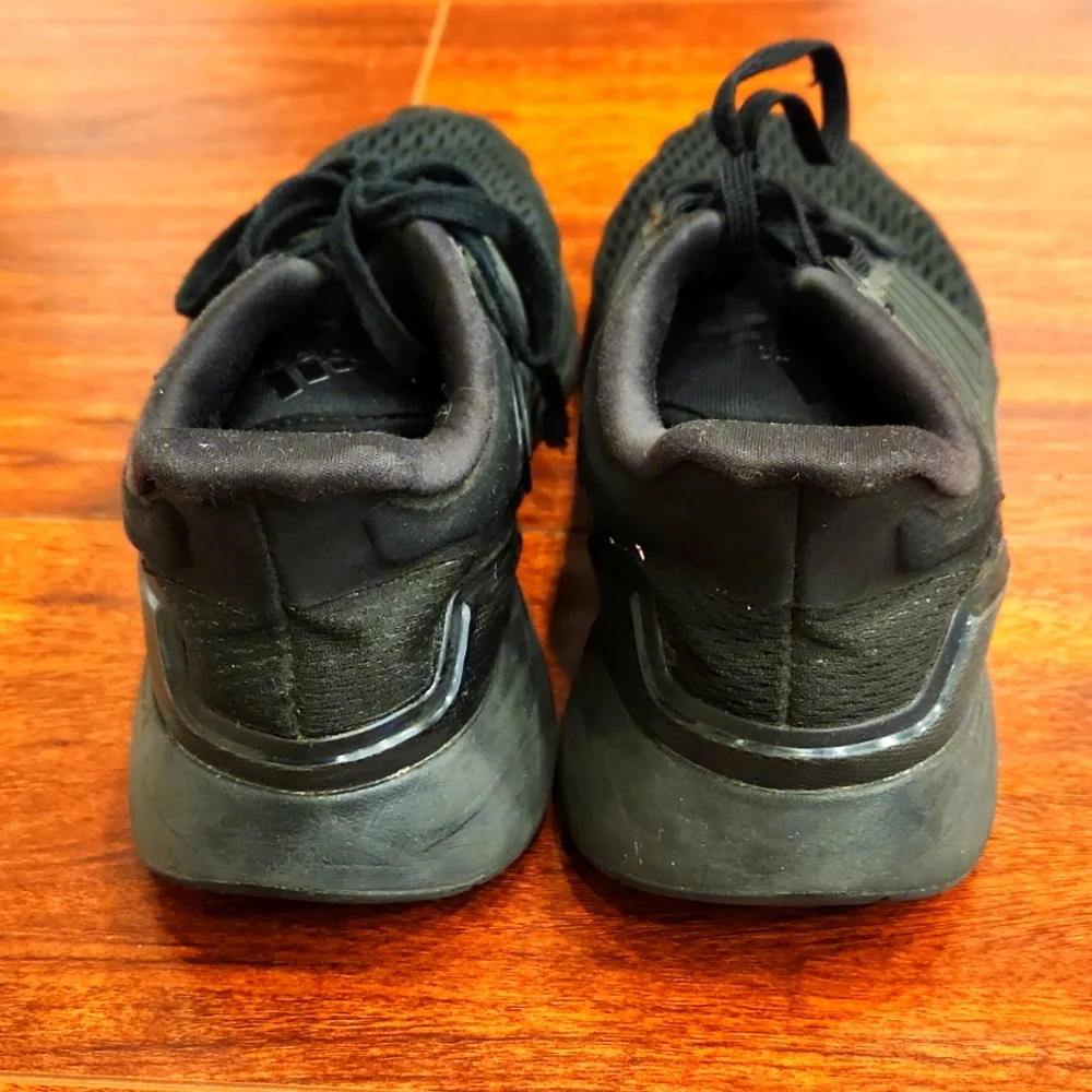 Adidas Bounce Shoes size 8.5